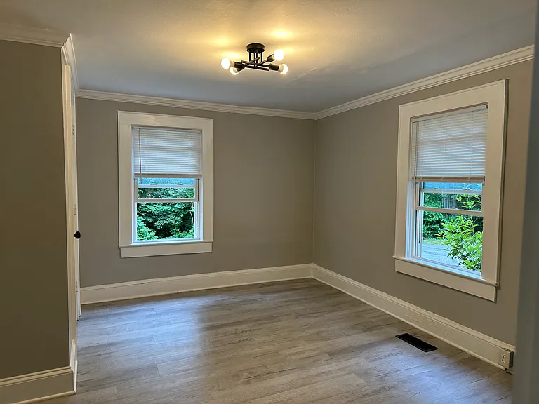 1348 Brookwood Dr — Photo 9