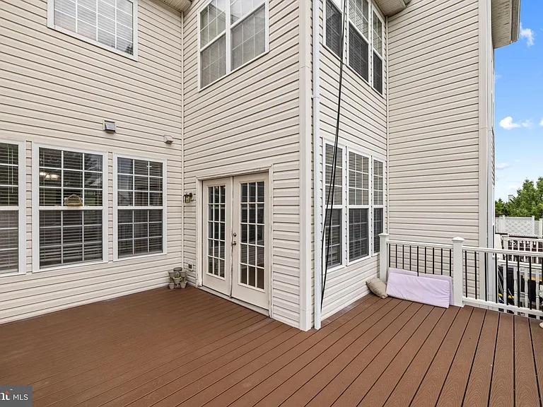 645 McLeary Sq SE — Photo 22