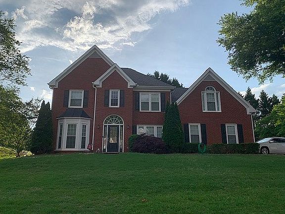 3rd image of 330 Chandler Pond Dr