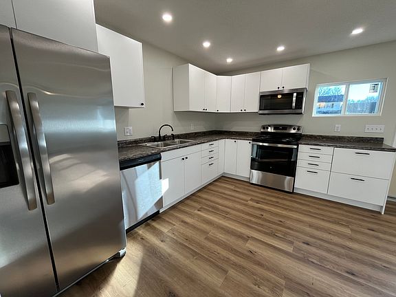4th image of 3039 Golf Ter APT 11