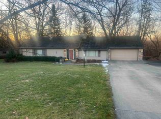 541 Cedar Creek Rd, Freeport, IL 61032