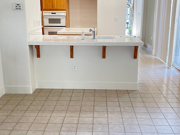 5th image of 1243 Thornbury Ln