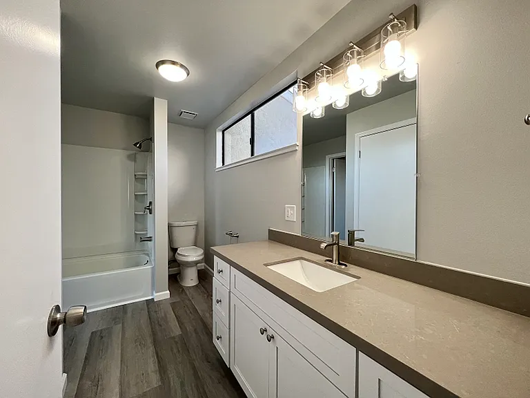 Adobe Creek Apartments — Photo 14