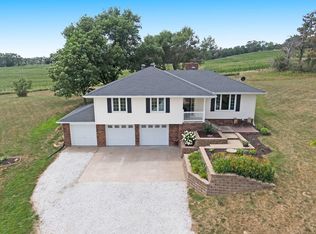 25794 Mountain Ln, Honey Creek, IA 51542