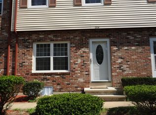 204 Village Dr, Bourne, MA 02532