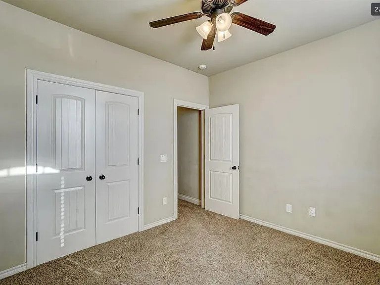906 SW 81st St — Photo 14