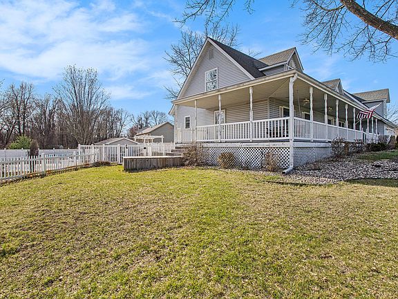 3rd image of 5948 Aster Dr