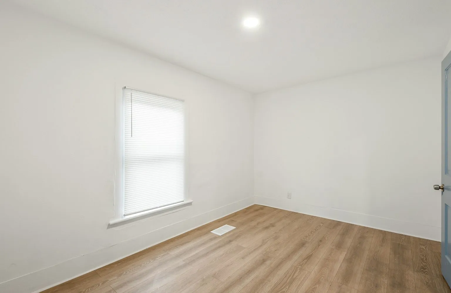 7202 Harvard Avenue, Unit B — Photo 4