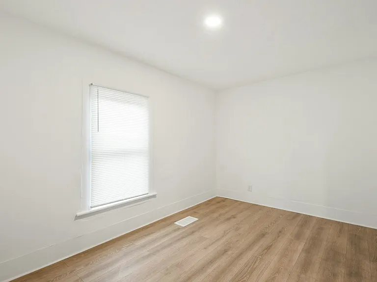 7202 Harvard Ave #A — Photo 4