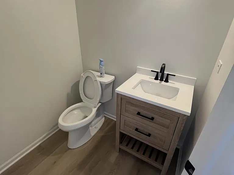 188 Brompton Ln #B — Photo 13