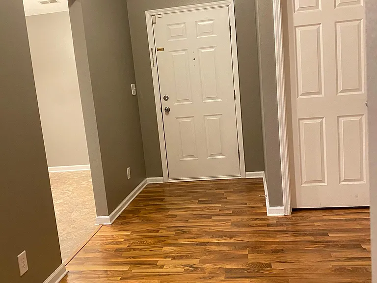 5645 Bingham Dr — Photo 15