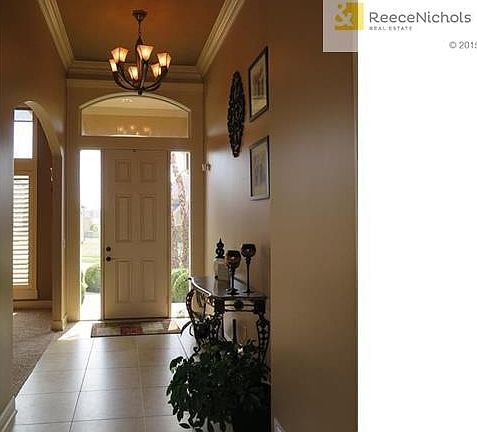 Spacious entry greets you upon entering.