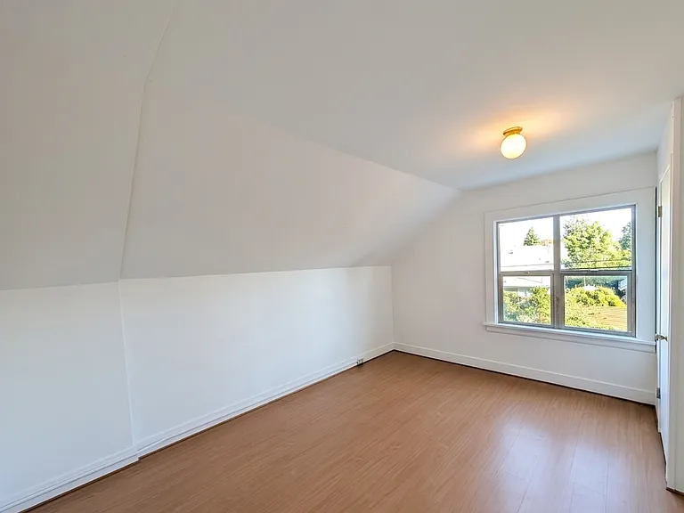 1023 NE Webster St — Photo 6