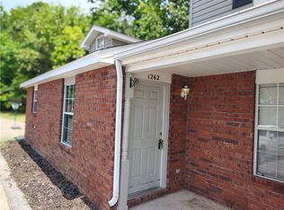 1262 N Iron Horse Dr, Fayetteville, AR 72703