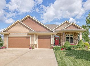 4025 SW Benziger Dr, Lees Summit, MO 64082