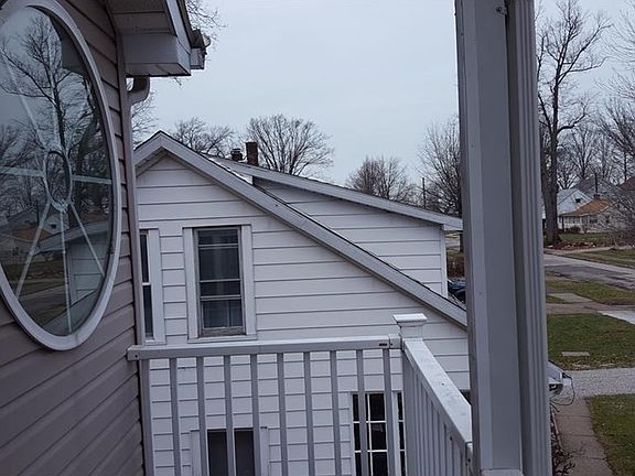 4th image of 60 E 220th St