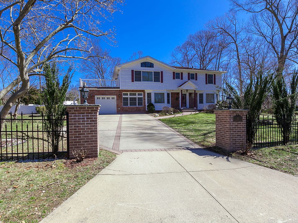 1st image of 15 Albatross Ln