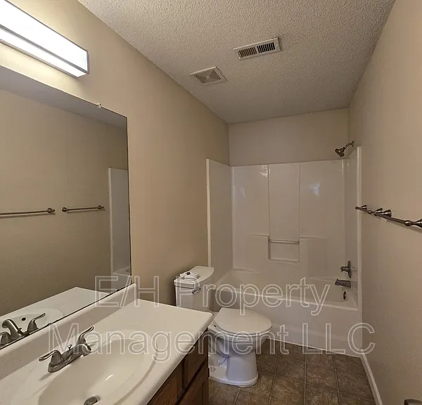 4460 S Elizabeth Ave — Photo 9