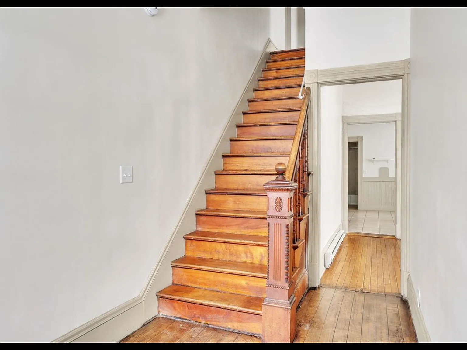 5 bed, 2100 sqft, $1,980 — Photo 2