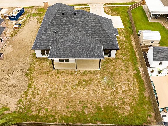 4th image of 511 Lancaster Dr