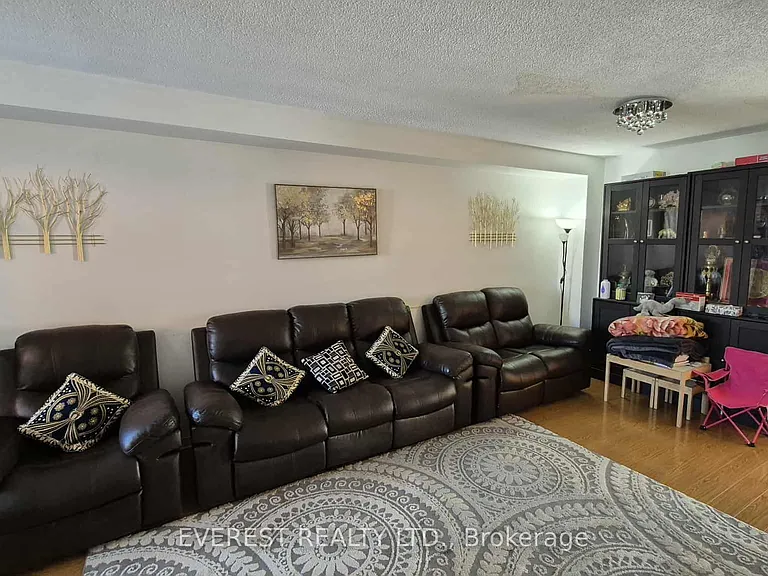 124 Desert Sand Dr — Photo 1