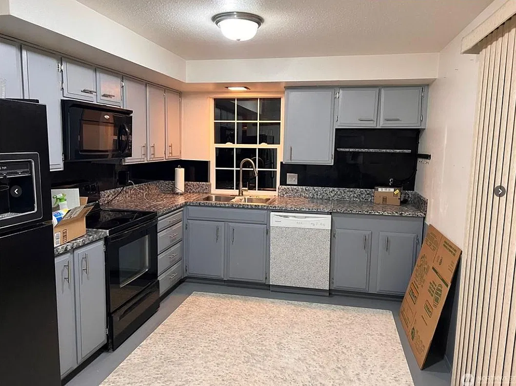 3 bed, 1.5 bath, 1530 sqft, $3,200 — Photo 2