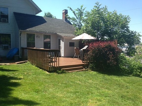 Private deck - perfect for entertaining!