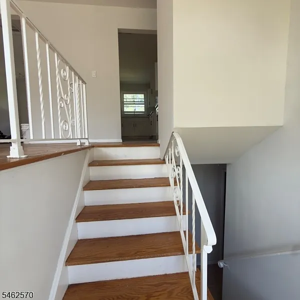 4 bed, 2.5 bath, $3,900 — Photo 2