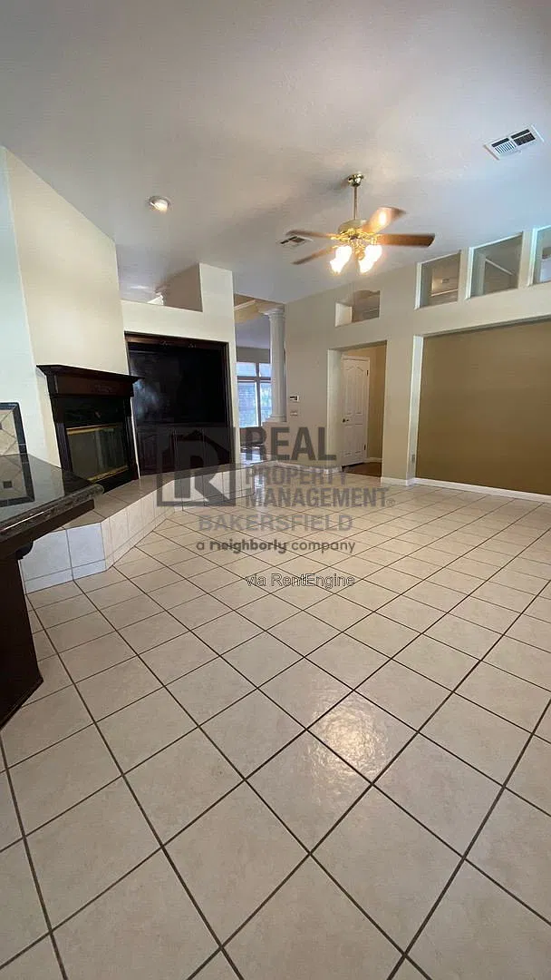 4 bed, 3.0 bath, 2673 sqft, $3,100 — Photo 4