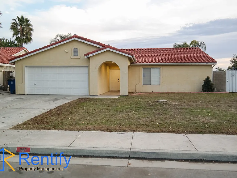 907 Ivy Trae Ln — Photo 1