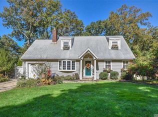 53 Semon Rd, Huntington, NY 11743
