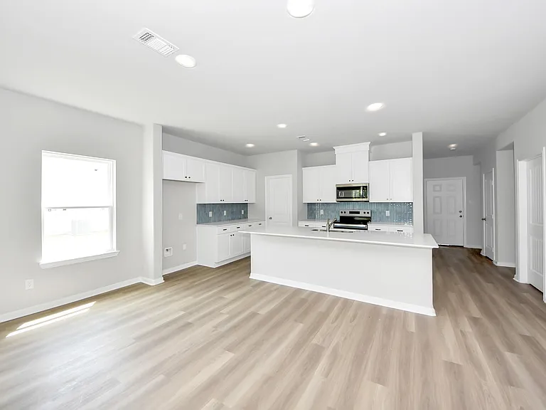 638 Stovall Dr — Photo 17