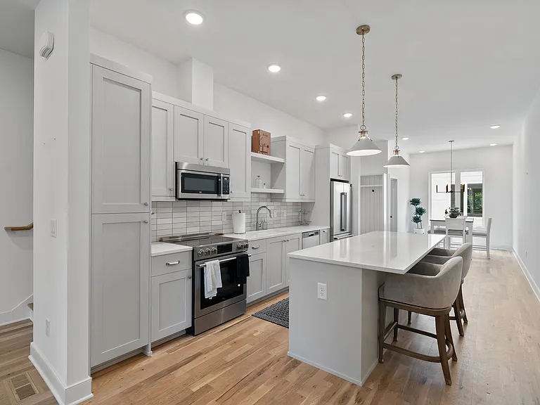 183 Moreland Ave SE #204 — Photo 10