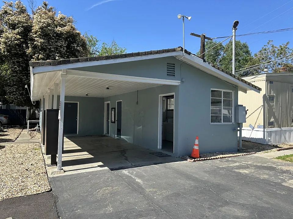 1027 Olive Dr #33