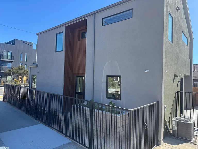355 Newland St — Photo 2