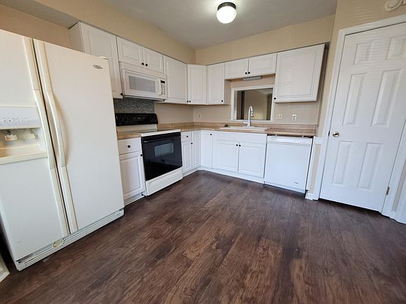 2nd image of 256 Windbrooke Ln