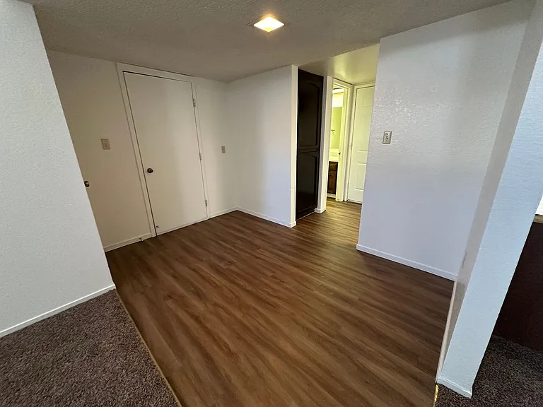 7813 S Laurelglen Blvd — Photo 5