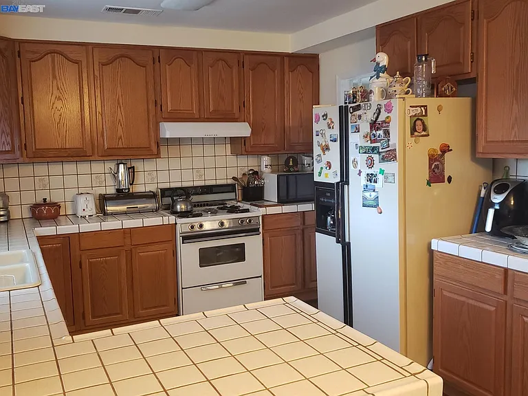 747 Arthur Ave — Photo 7