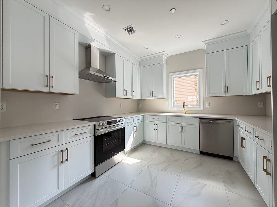 1st image of 228 Sinclair Ave #1A