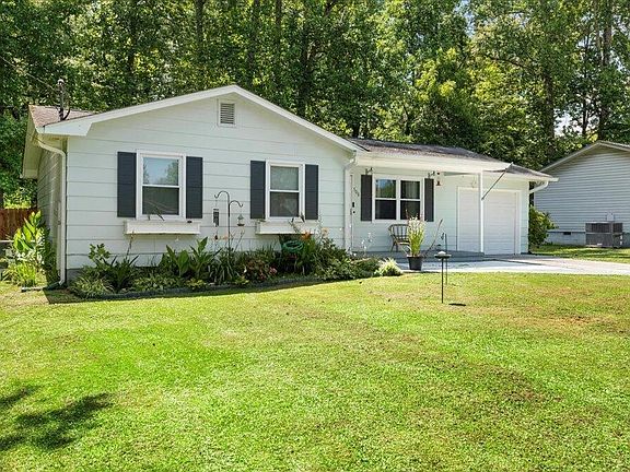 3rd image of 508 Cedar Ln
