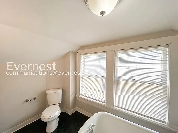 2984 Waverly Ave — Photo 20