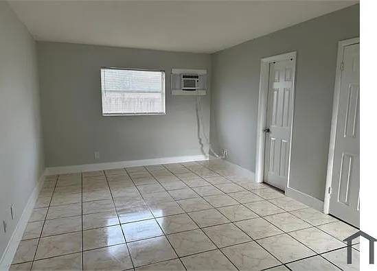 2675 SW 6th Ct #1 — Photo 8
