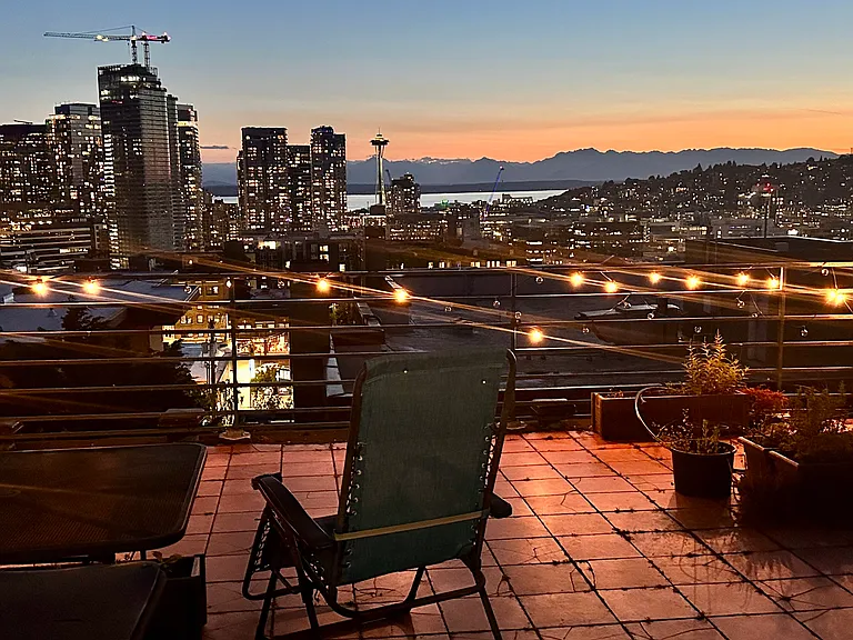 712 E Denny Way — Photo 13