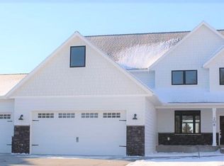 208 Oak Marsh Dr, Mankato, MN 56001