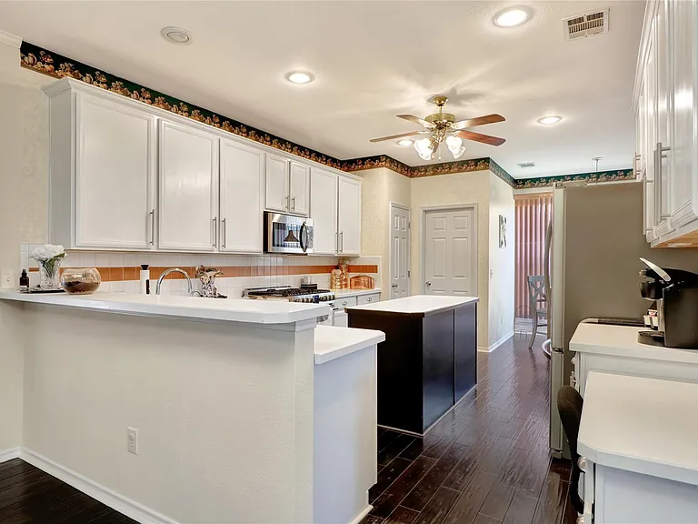 9816 Max Ln — Photo 15