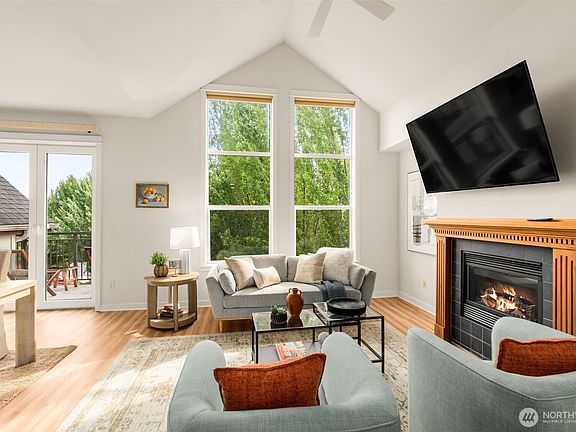 2nd image of 55 Williams Avenue S #401