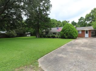 137 Lostrocco St, Angleton, TX 77515