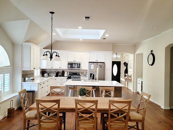 Open floor plan - Kitchen, dining room, TV room