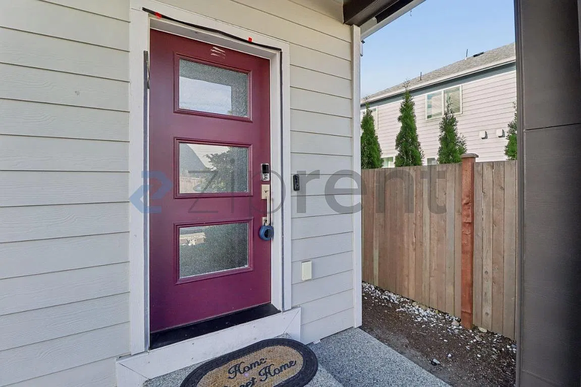 4 bed, 2.5 bath, 1850 sqft, $3,500 — Photo 3