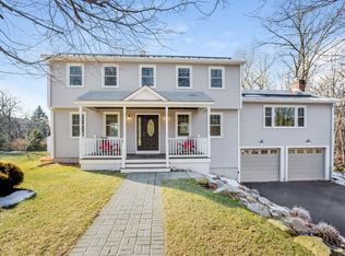 18 Pioneer Dr, Longmeadow, MA 01106